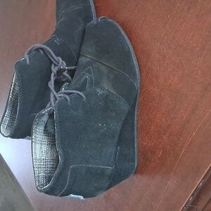 Toms Black Suede Wedge Boots